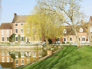 Corse Lawn House Hotel