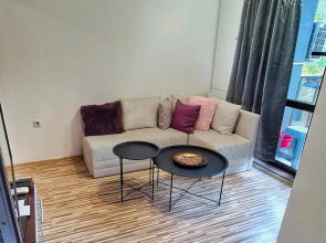Roxy Apartment