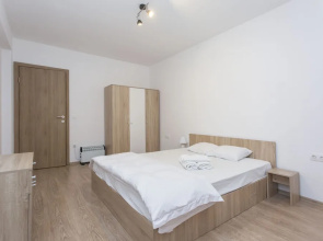 Bright 1bdr Apartment Near Center - Free Parking