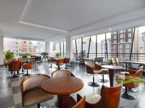 Maple Leaf Hotel & Apartment