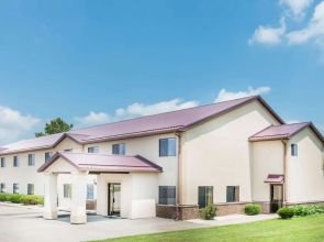 Super 8 by Wyndham Paris