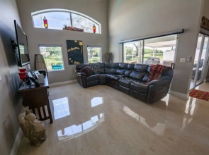 Mallory Paradise Apartment 4 Bedroom