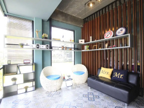 The Nichehome - A Lovely Waterside Living