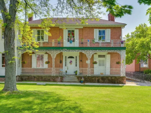 Cozy Pennsylvania Retreat Near Hiking & Golfing!