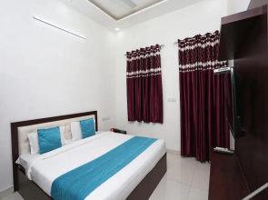 C D Guest House By OYO Rooms
