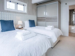 Shearwater 30 - 2 Bedroom Lodge - Summerhill
