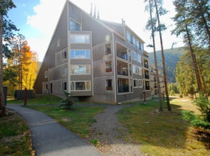 The Pines Condominiums at West Keystone