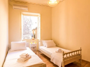 Luxury Seaview Apartment in the Heart of Old Town
