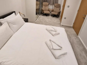Sunset View-luxury 2-bed House Near Birmingham
