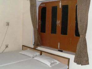 Shubh Laxmi Guest House