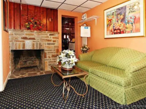 Rodeway Inn & Suites
