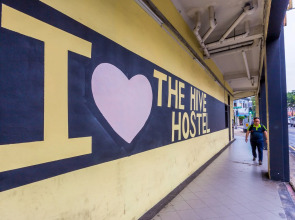 The Hive Singapore Hostel