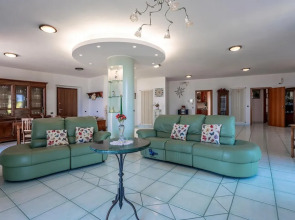 Nice Home in Belsito With Wifi and 6 Bedrooms