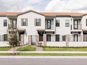 Peaceful 3bed Town Home In Balmoral Resort-3sltth2 3 Bedroom Condo by RedAwning