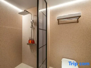 Orange Hotel (Foshan Pingzhou Yingyue Lake Huanyu City)