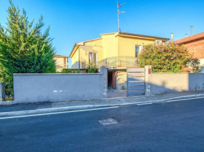 Amazing Apartment in Venturina Terme With Wifi and 2 Bedrooms