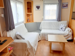 Bungalow With 2 Bedrooms in Hyères , With Furnished Garden - 1 km From the Beach