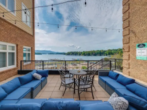 Smith Mtn Lake Retreat: Indoor Pool/hot Tub Access