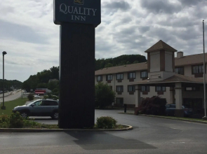 品质酒店(Quality Inn Greensburg)