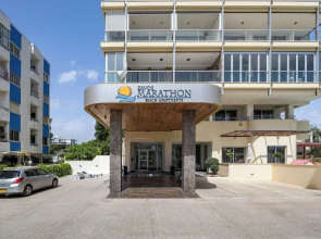 Marathon Beach Apartment With Shared Pool