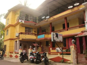OYO 9217 Home Studios near Candolim Beach