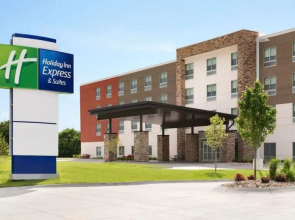 Holiday Inn Express and Suites Lancaster - Mount Joy
