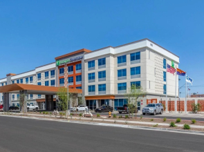 Holiday Inn Express & Suites Phoenix Dwtn - State Capitol by IHG