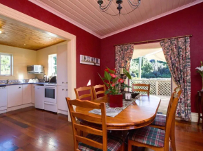 Tairoa Lodge & Cottage