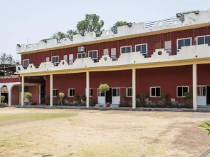OYO 13496 Hotel Royal park