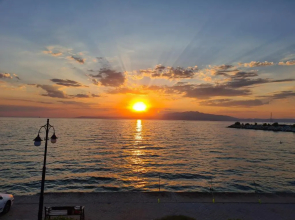 Golden Sunset Beach Apartment