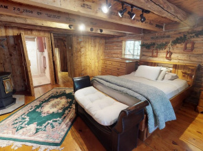 Stunning Apple Lane Log Cabin