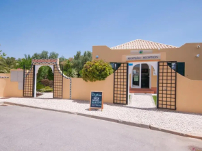 Jardim da Meia Praia Apartment