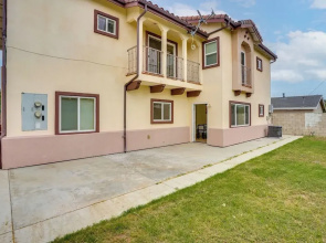 Explore the OC Coast! Midway City Home w/ Yard