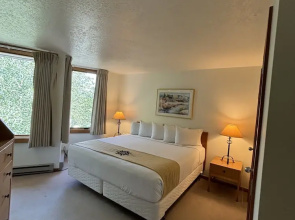 Large 3br Condo On Bus Route Argentine 1517 kids Ski Free 3 Bedroom Condo
