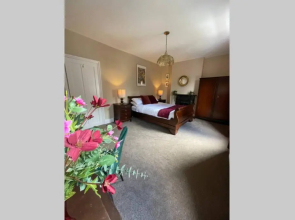 Queens BOUTIQUE HOUSE CITY CENTRE WITH PARKING