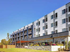Courtyard by Marriott Appleton Riverfront