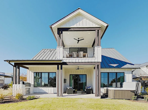 New Listing! Luxury Reserve At Lake Travis 3 Bedroom Home