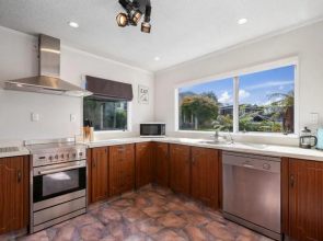 Woodward Lodge - Taupo Holiday Home