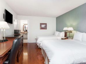 Days Inn & Suites by Wyndham Sunnyvale