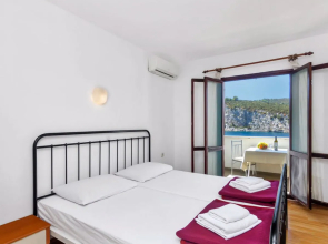 Apartment Cico Hvar/Pokrivenik 29083