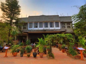 Lao Blossom Hotel