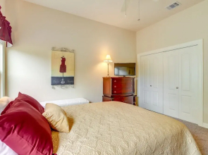 Luxe Lake Travis Vacation Rental w/ Heated Pool
