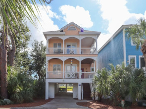 Two-story Family Home w/ Views of Inlet & Island - Pet Friendly