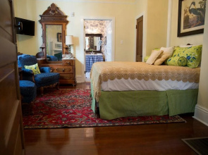 The Guest House at Gulfport Landing