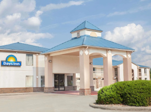 Days Inn by Wyndham Decatur Priceville I-65 Exit 334