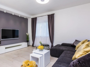 Awesome Home in Zdrelac with Outdoor Swimming Pool, Hot Tub, 3 Bedrooms