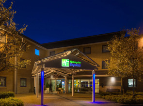 Holiday Inn Express Milton Keynes by IHG