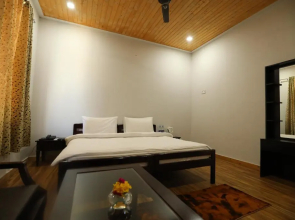 Le ROI Floating Huts and Eco Rooms