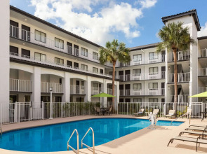 Mai Hana Hotel- Intl Drive, Trademark Collection by Wyndham