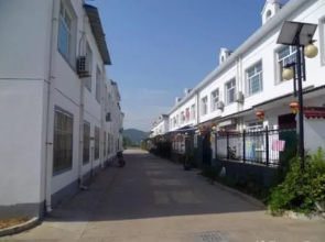 Gucheng Xinqu Lvhui Lin Farmstay